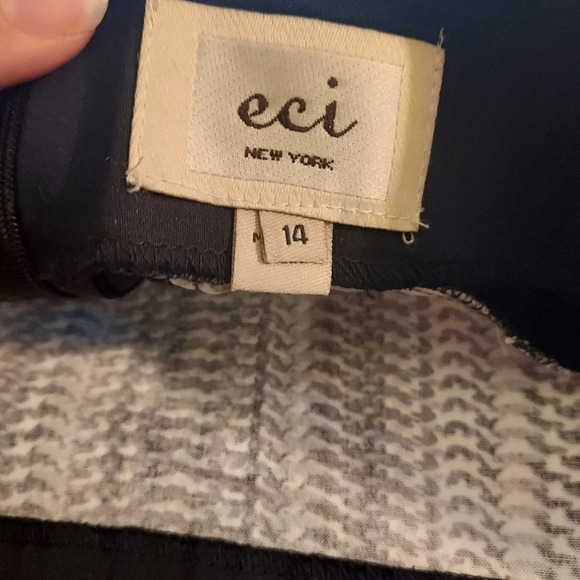 eci New York Black and White Printed Pencil Skirt in Size 14 - Picture 9 of 10